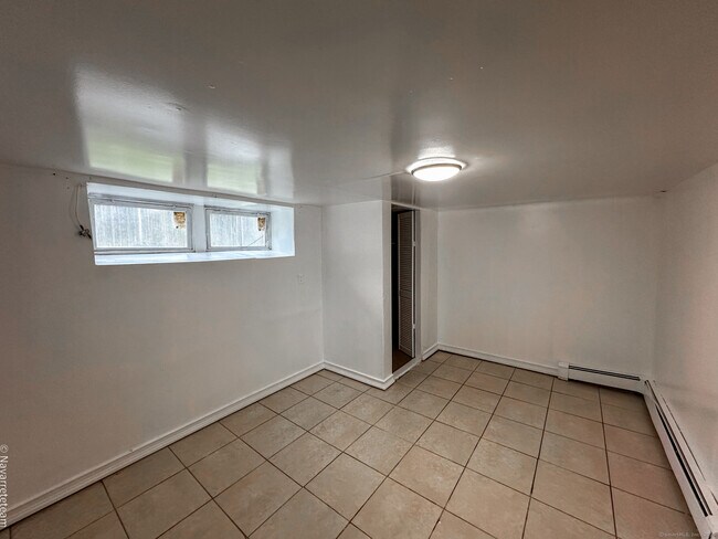 Building Photo - 26 Stoehrs Pl