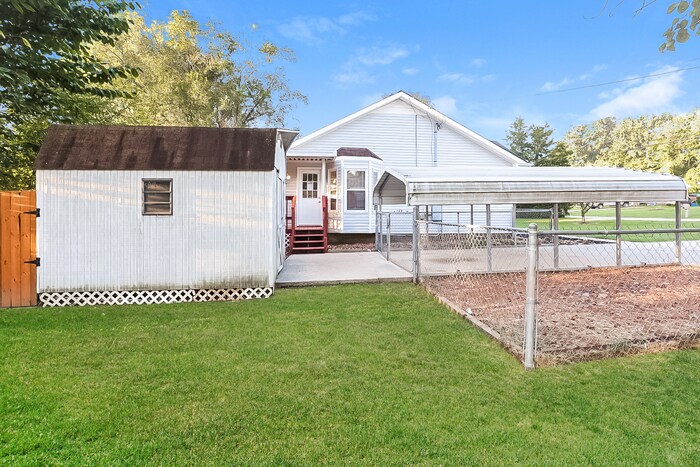 Building Photo - 573 Brady Dr