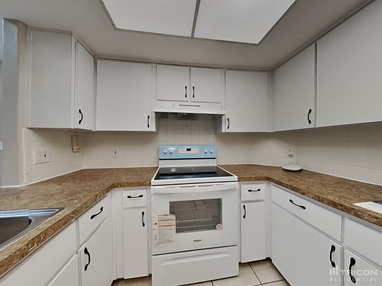 Building Photo - 5913 Fall River Dr