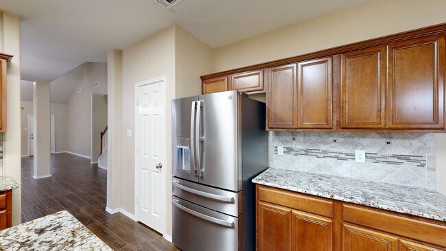 Building Photo - $2,095 FOR A GORGEOUS HOME BY FORT HOOD!