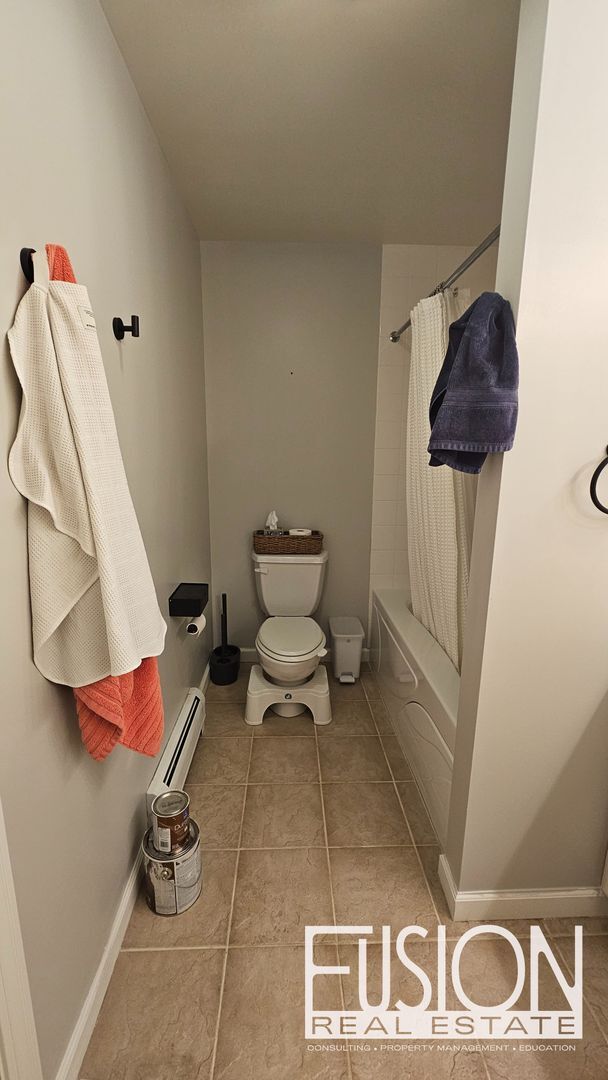 Building Photo - Bright, Modern 3 Bedroom Townhouse in Essex Junction!