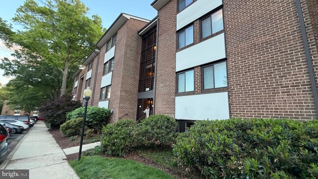 Building Photo - 1407 Northgate Square