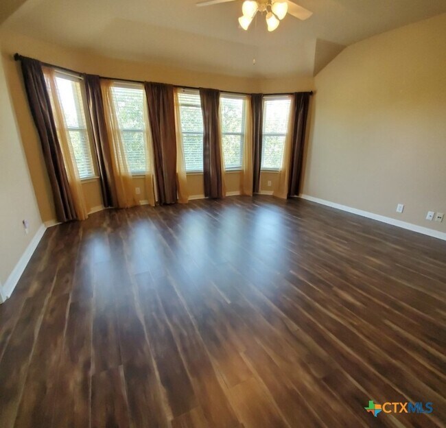 Building Photo - 310 Royal Troon Dr