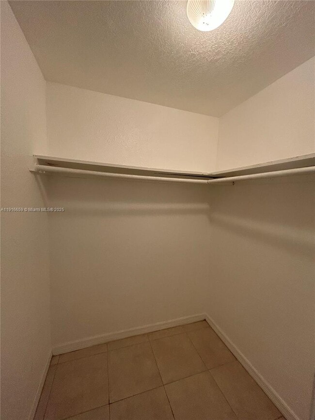 Building Photo - 1126 SW 15th Terrace