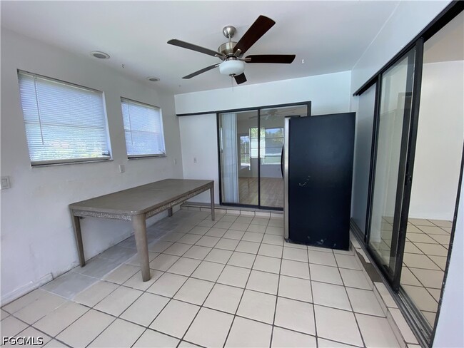 Building Photo - 1110 SW 15th Ave