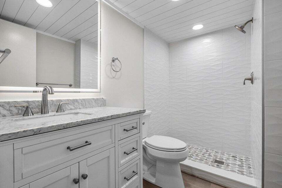 Building Photo - 2601 NE 3rd Ct