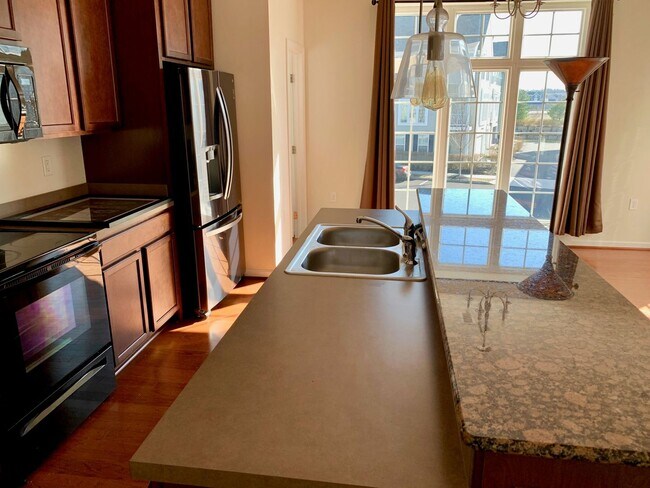 Building Photo - 3030 Meridian Cmns