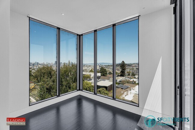Building Photo - Noe Valley: Top Floor Condo w/ City Views, Garage Parking & W/D in unit