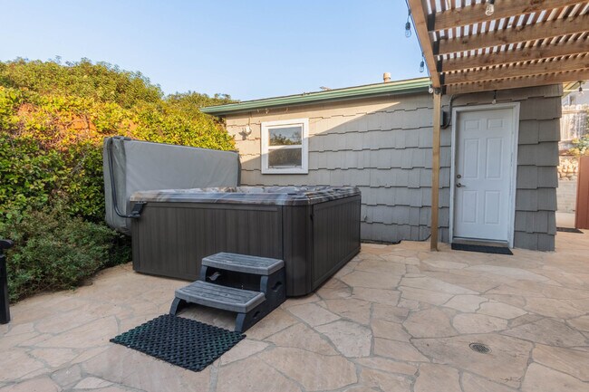 Building Photo - 5008 Onstad St