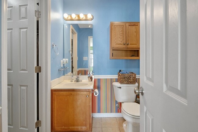 Building Photo - Stunning 4 Bed 3.5 Bath Home with Bonus Ro...