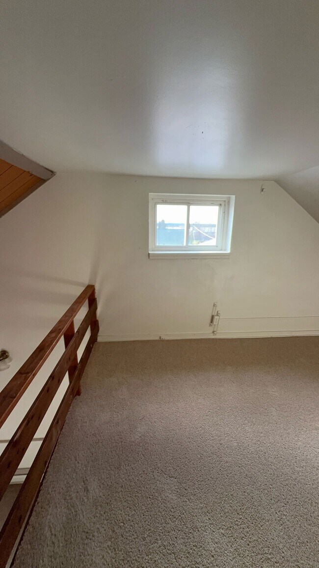 Building Photo - 20 Sawmill Rd