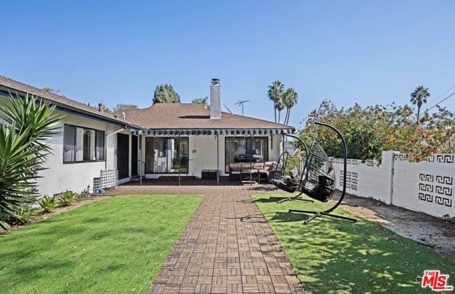 Building Photo - 2617 S Beverly Dr