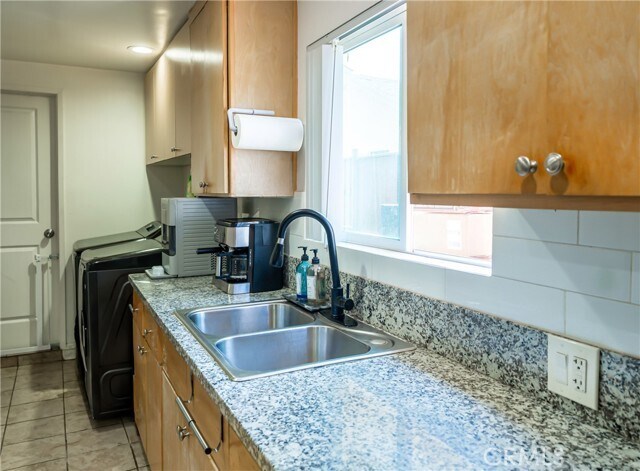 Building Photo - 4844 Bluebell Ave