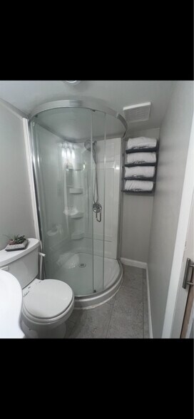 Building Photo - 12060 Mac Dr