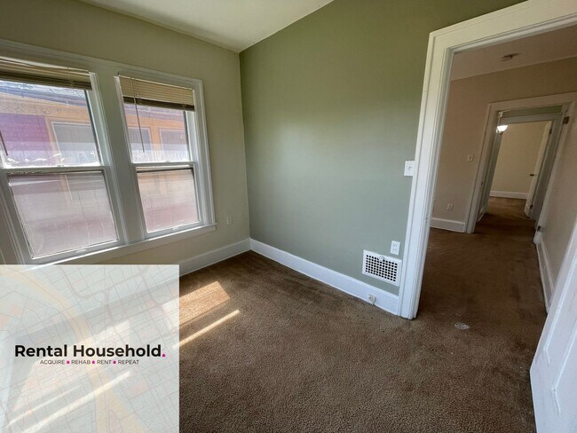 Building Photo - 5065-5067 Linsdale St.