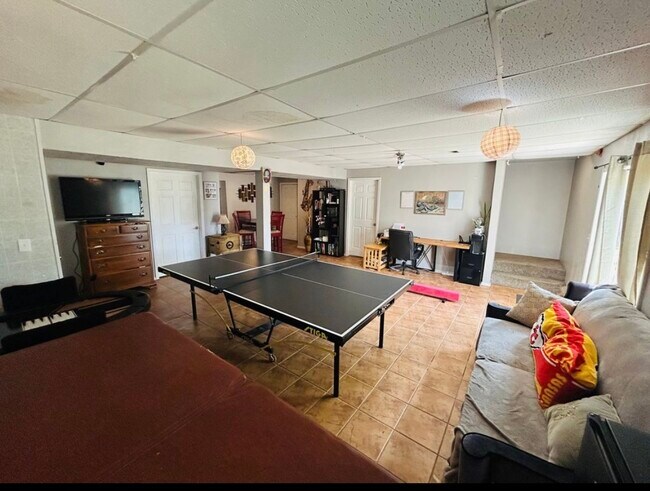 Building Photo - 4060 W Mesa St