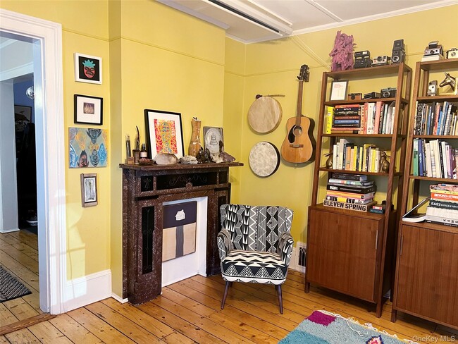 Building Photo - 369 Verplanck Ave