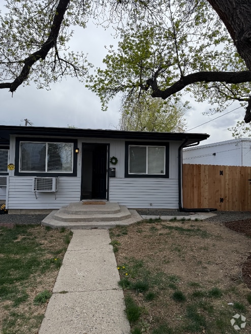 Building Photo - 310 Crescent Dr