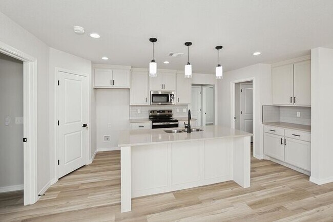 Building Photo - 9004 Oakleaf Ct