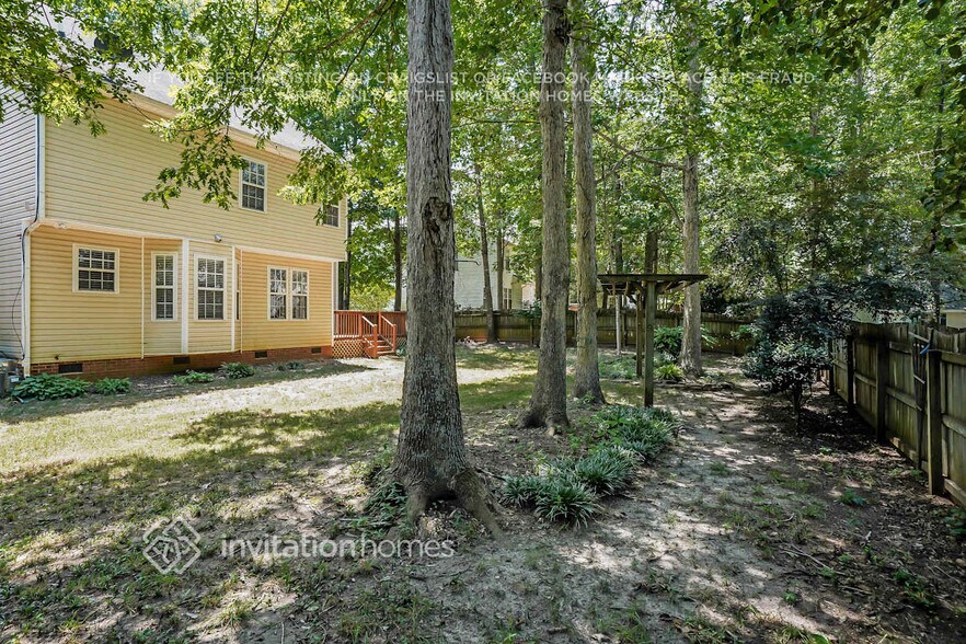 Building Photo - 701 Morton Farm Rd