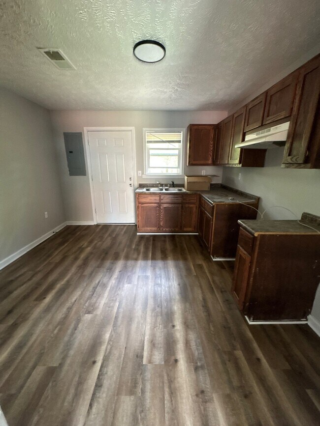 Building Photo - 811 Scott St