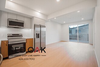 Building Photo - 856 S Gramercy Dr