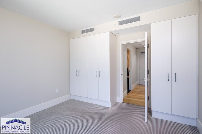 Building Photo - 1108 Auahi St