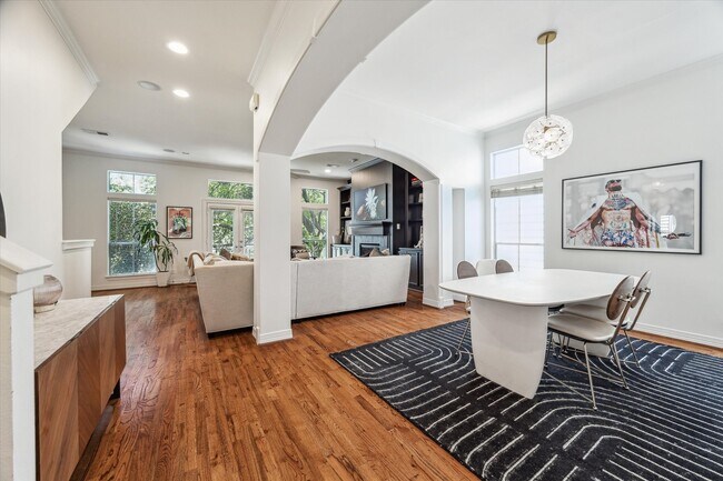 Building Photo - 4013 Blossom St
