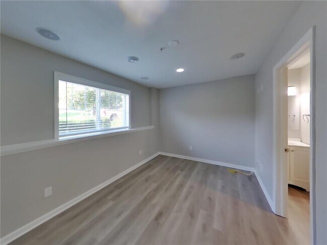 Building Photo - 8303 Norwood Ln N