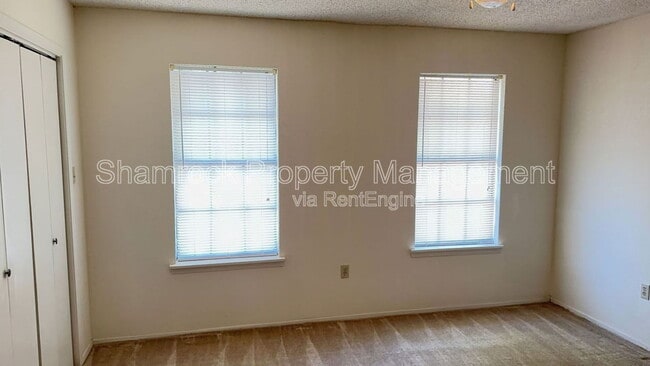 Building Photo - 908 Lancelot Cir