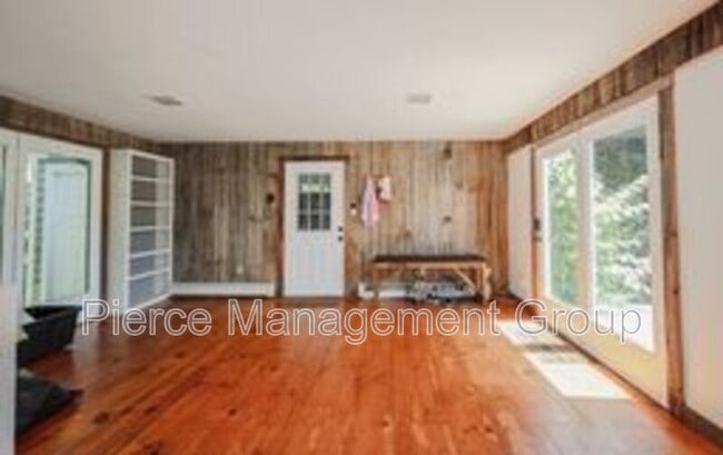 Building Photo - 32 Morse Cir