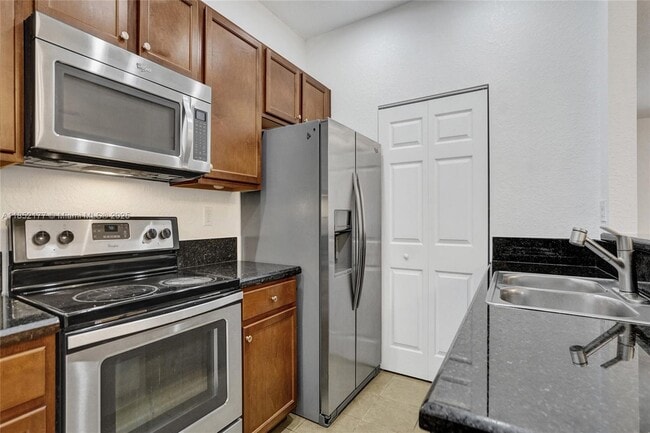 Building Photo - 1401 SW 147th Ter
