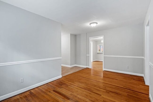 Building Photo - Updated Home- Near State Street! LR, DR, J...