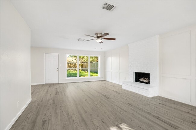 Building Photo - 24118 Spring Mill Ln