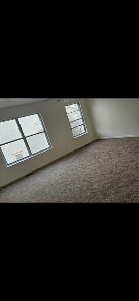 Building Photo - 18043 Golden Spring Ct