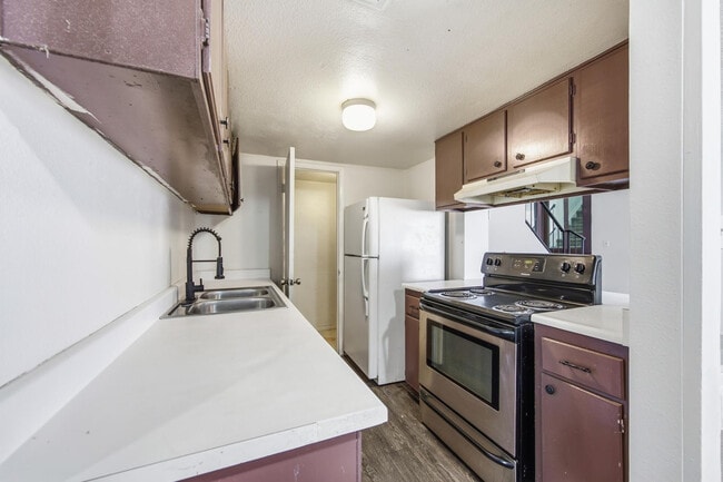 Building Photo - 6705 W Devonshire Ave