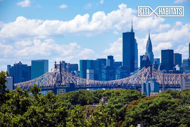 Building Photo - Astor Broadway