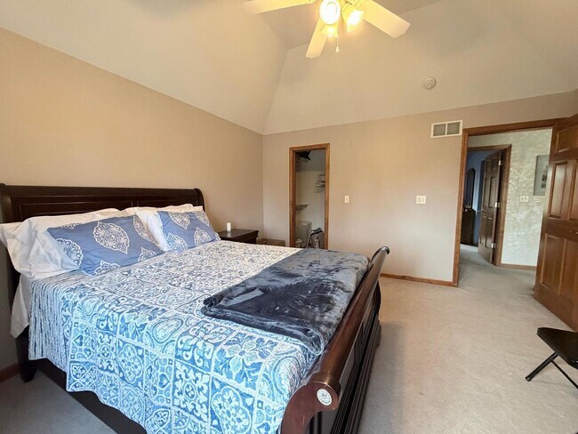 Building Photo - 3823 Sunburst Ln