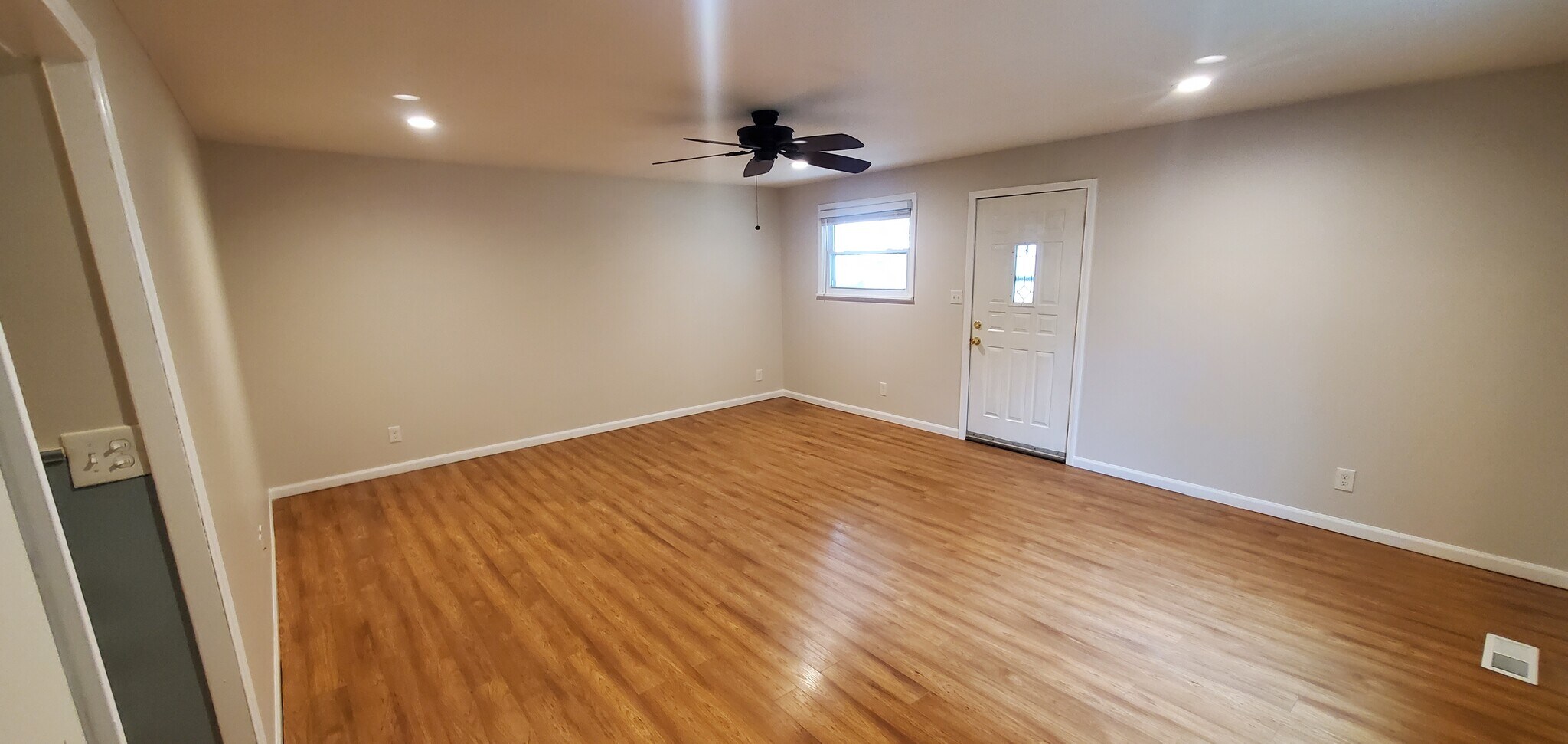 Living RM from hallway - 316 N Hill St