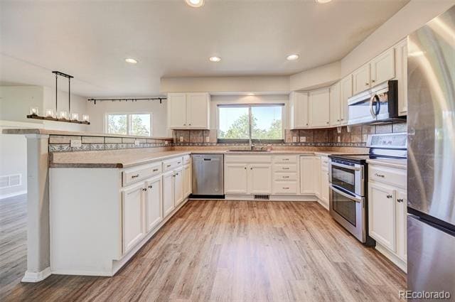 Building Photo - 835 Ridgebury Pl