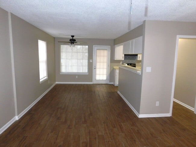 Building Photo - 8078 Greenbrook Pkwy
