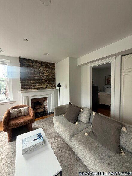 Building Photo - 14 Derne St