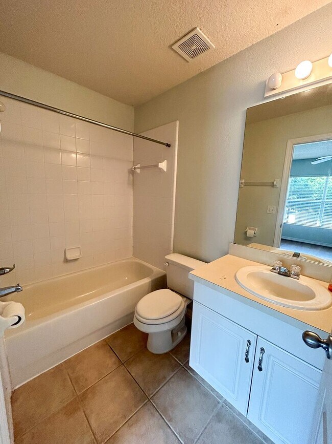 Building Photo - 2/2.5 Cozy Condo in Isabella Park