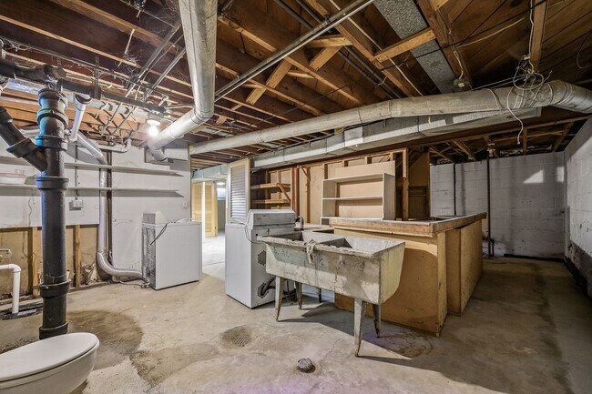 Building Photo - Gorgeous Shoreview House 3BR 1 Bath  Available Early May!