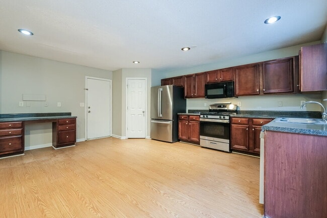 Building Photo - 4246 Arnolds Mill Overpass