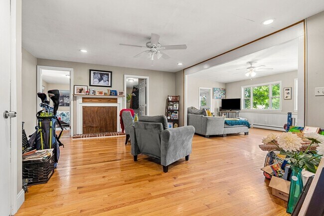 Building Photo - 22 Witham St