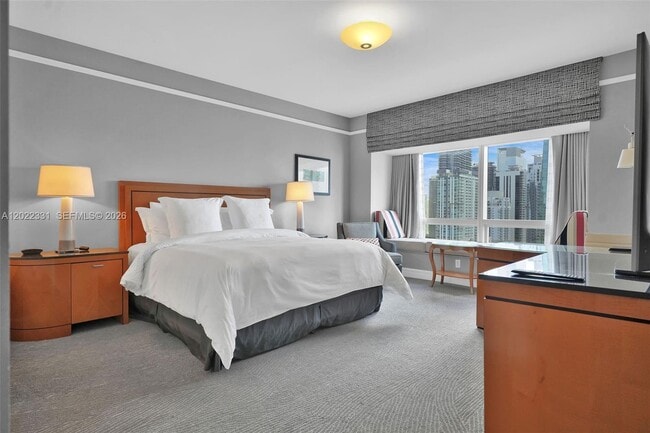 Building Photo - 1435 Brickell Ave