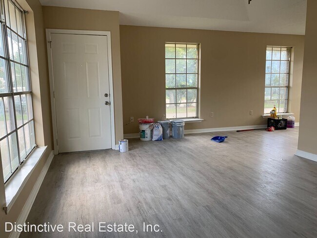 Building Photo - 3 br, 1.5 bath House - 104 Parkway North