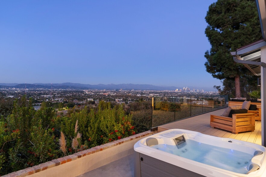 Deck - 4301 Don Arellanes Dr