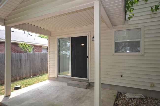 Building Photo - 2107 Bridal Path